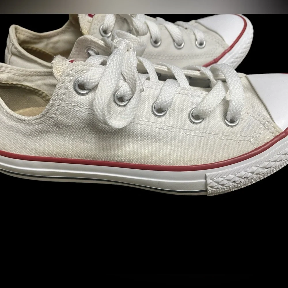 CONVERSE CHUCK TAYLOR ALL STAR LOW BIG GRADE SCHOOL LIFESTYLE SHOES Size 3
